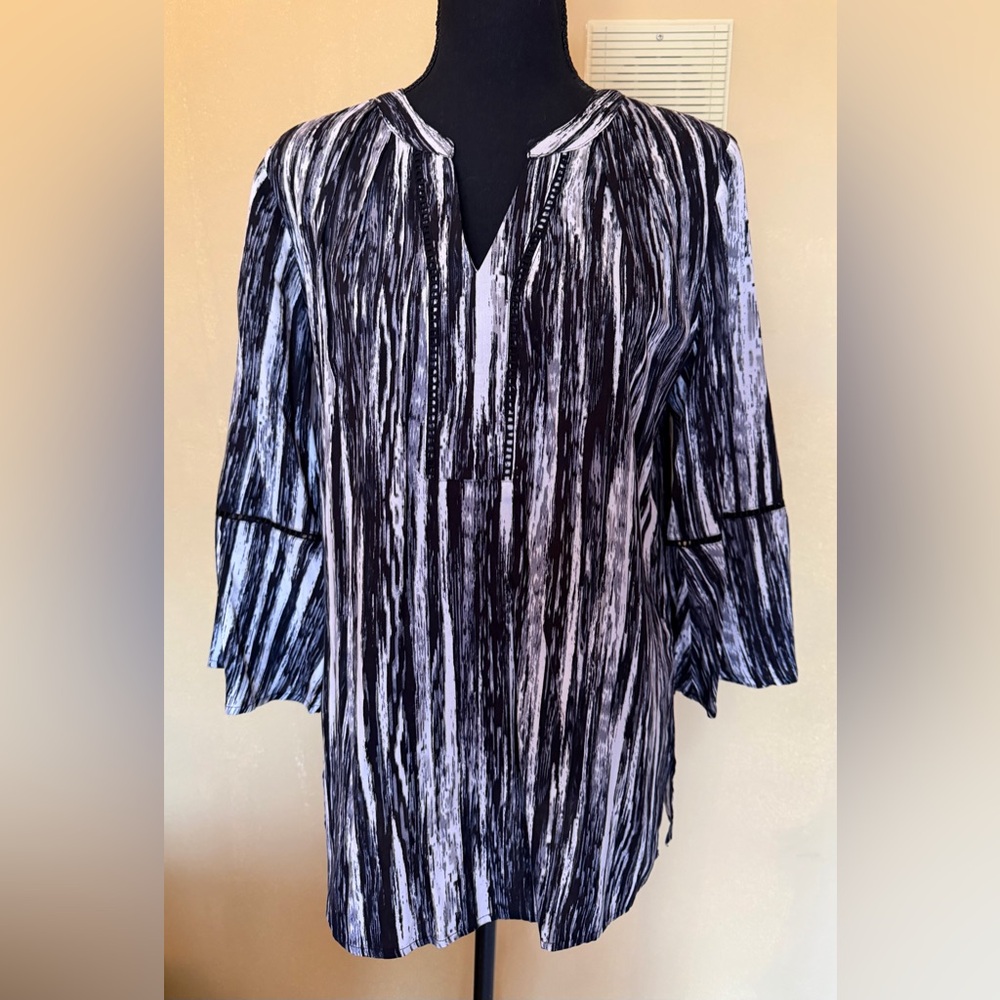 Gloria Vanderbilt Black and White Striped Tunic